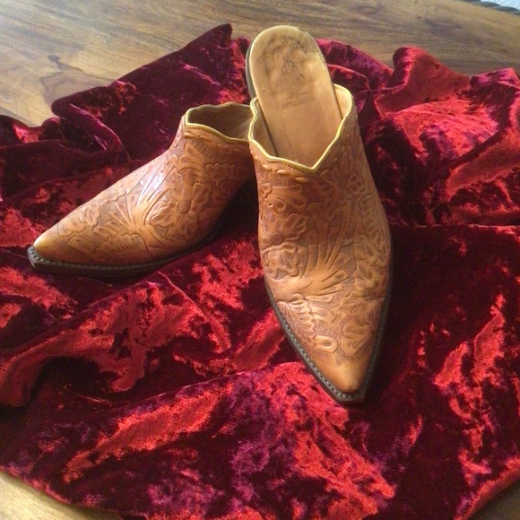 Boots & Belts Shoes - HAND TOOLED LEATHER COWBOY BOOT MULE